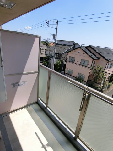 バルコニー　南向きバルコニー・日当り良好。