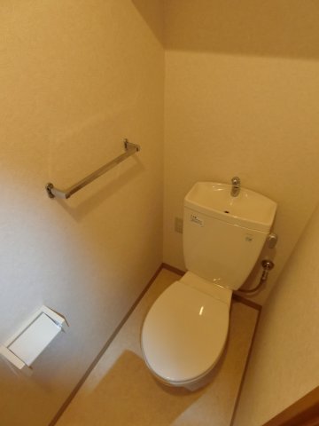 トイレ　バストイレセパレートタイプ。