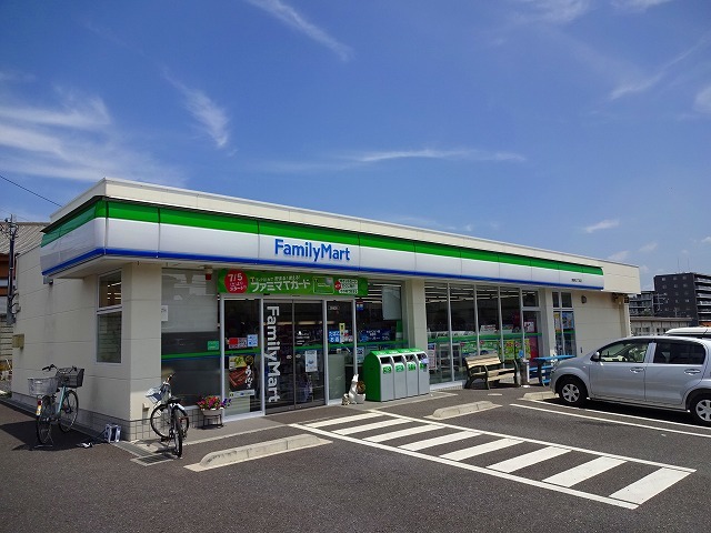 コンビニ　ファミリーマート東浦和三丁目店（コンビニ）まで430m