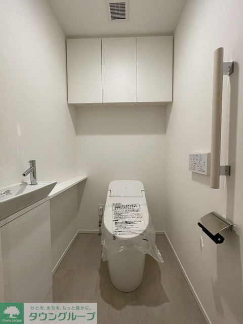 トイレ　※写真は同タイプ住戸です。