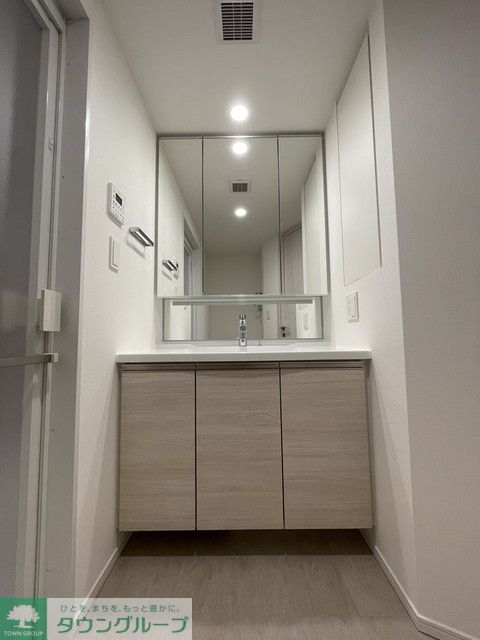 洗面設備　※写真は同タイプ住戸です。
