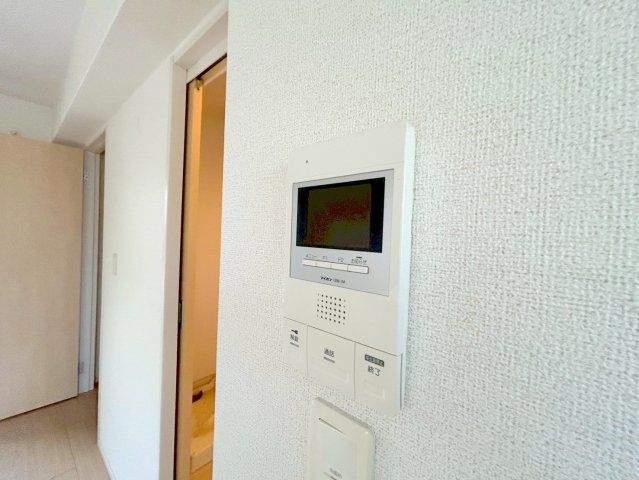 セキュリティ　TVモニターホンで来客が誰か確認してから開けて下さいね