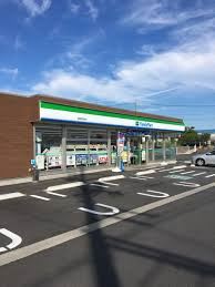 コンビニ　ファミリーマート（コンビニ）まで410m