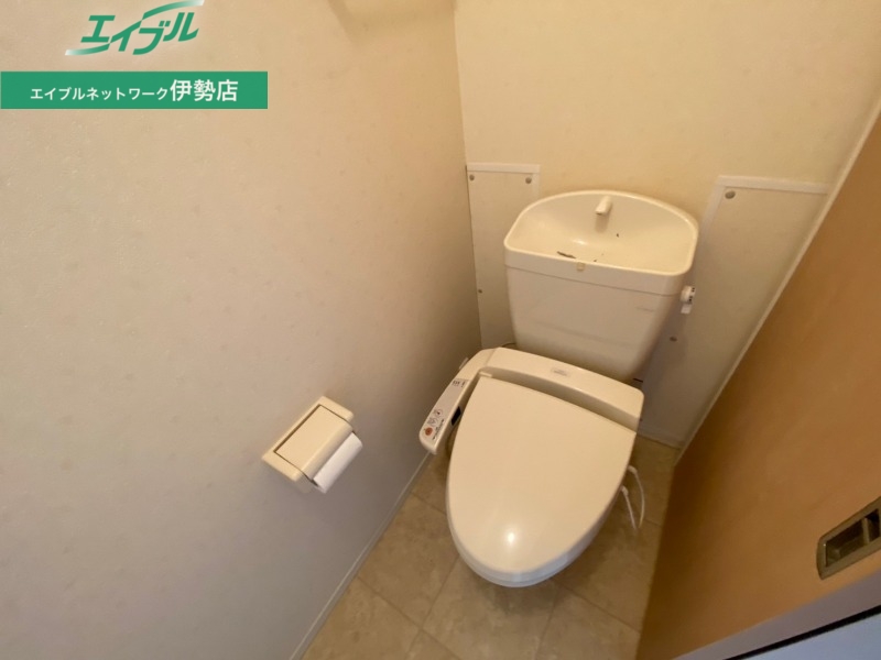 トイレ　同型参考写真