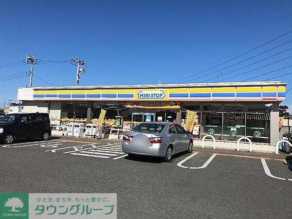 コンビニ　ミニストップ四街道栗山店（コンビニ）まで990m
