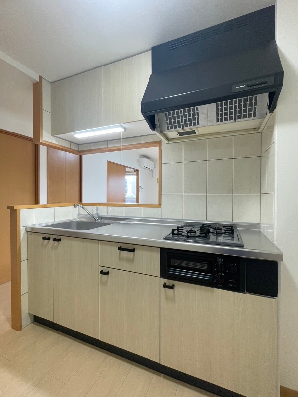 キッチン　※別部屋参考写真