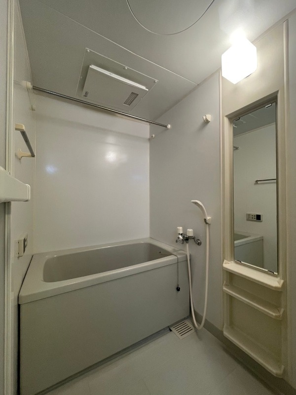 バス・シャワールーム　※別部屋参考写真