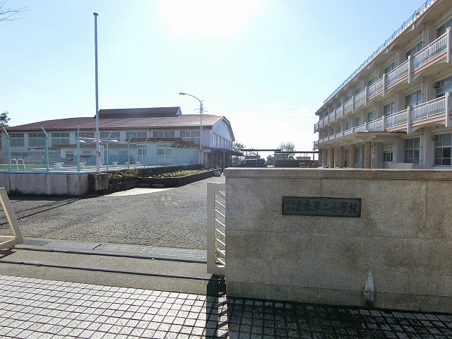 小学校　富士市立吉永第二小学校（小学校）まで1715m
