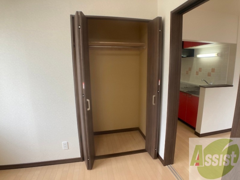 収納　寝室の収納です。部屋がすっきり片付きます。