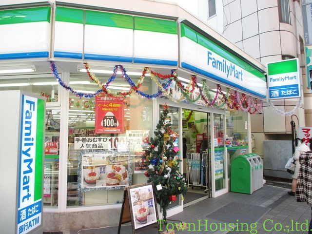 コンビニ　ファミリーマート（コンビニ）まで210m