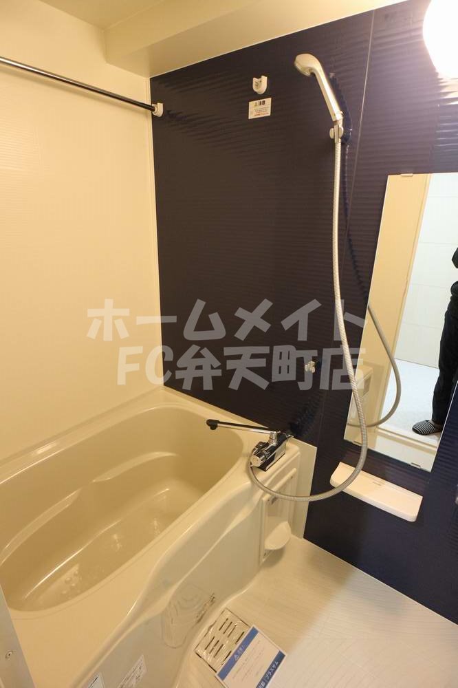 バス・シャワールーム　ゆったり過ごせるお風呂です