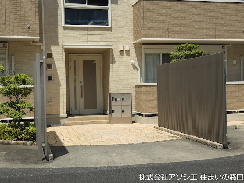 エントランス　オートロック、集合ポスト、宅配ボックス