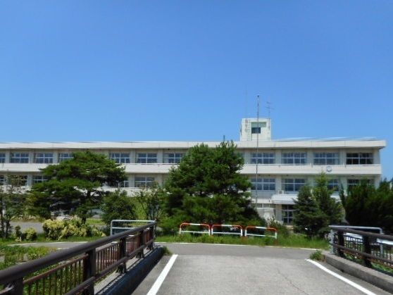 小学校　二田小学校（小学校）まで570m