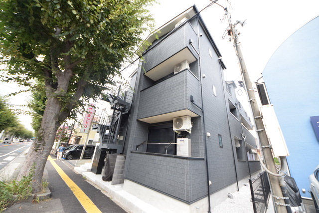 建物外観　～便利な立地～