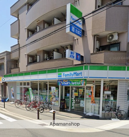 コンビニ　ファミリーマート（コンビニ）まで148m