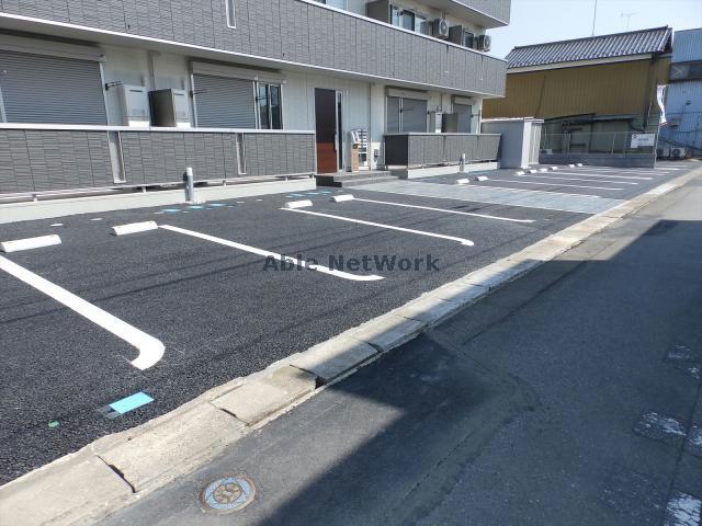 駐車場　駐車場