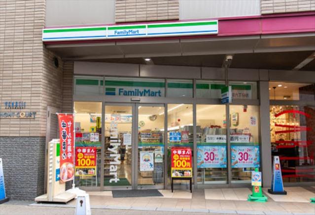 コンビニ　ファミリーマート金町六丁目店（コンビニ）まで618m
