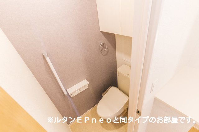 トイレ　清潔感のあるトイレです