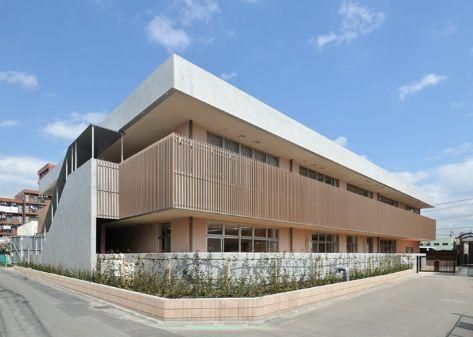 小学校　★綾瀬市立大上保育園★（小学校）まで882m