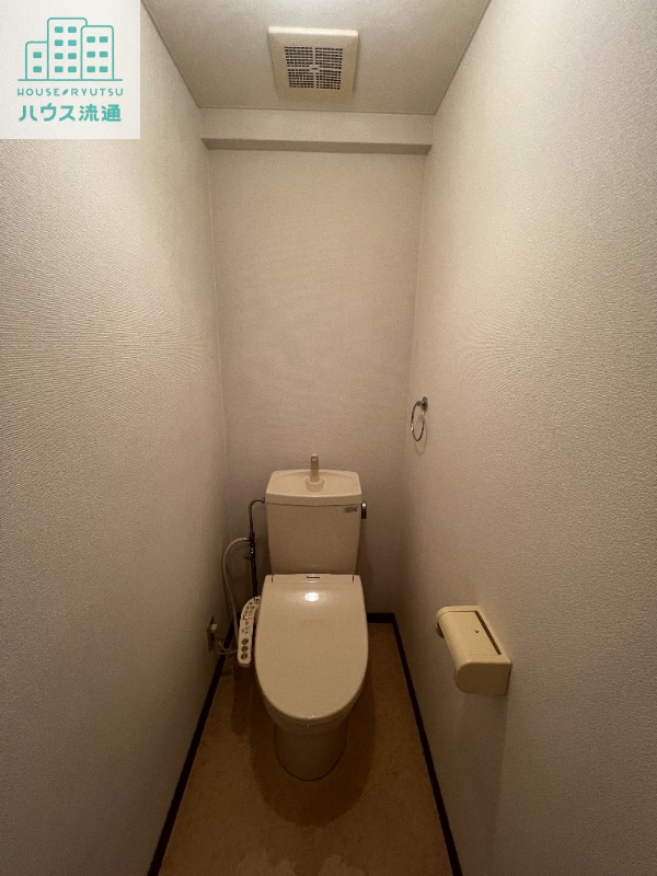 トイレ　※写真は別号室