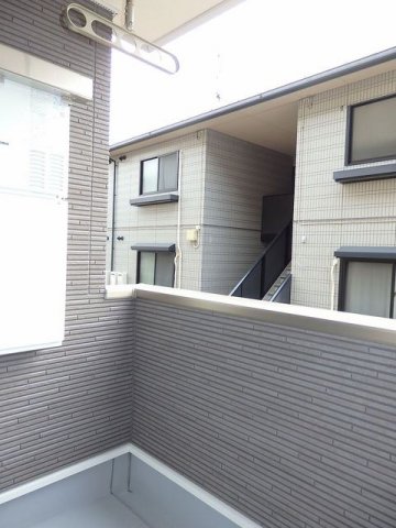 バルコニー　お洗濯にも便利なバルコニー付き
