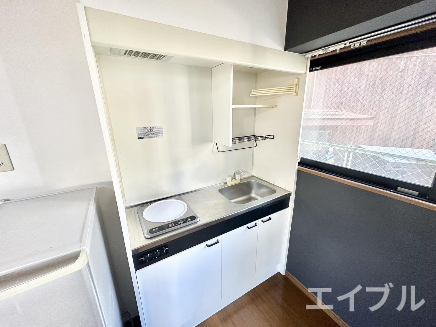 キッチン　※写真は同型タイプ、現況優先。