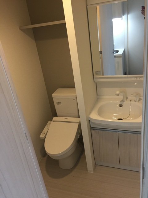 洗面設備　別部屋参考写真です