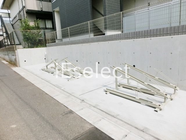 駐車場　敷地内駐輪場