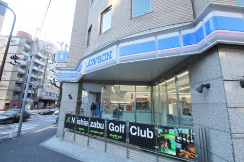 コンビニ　ローソン麻布十番一丁目店（コンビニ）まで221m