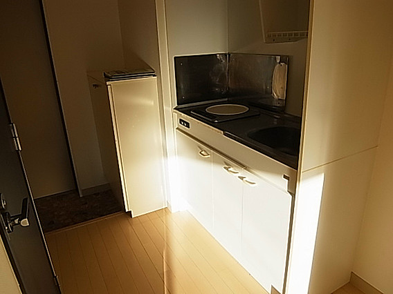 キッチン　別部屋参考写真です