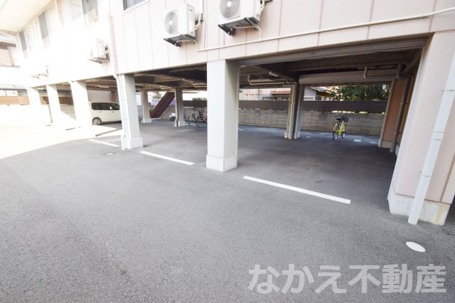 駐車場　駐車スペースもあります