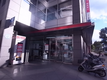 銀行　三菱UFJ銀行三宮支店（銀行）まで241m