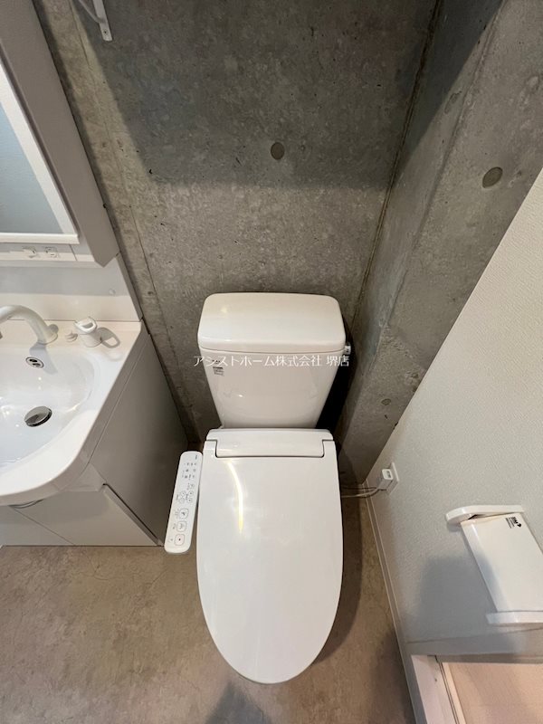 トイレ　ウオッシュレット付き