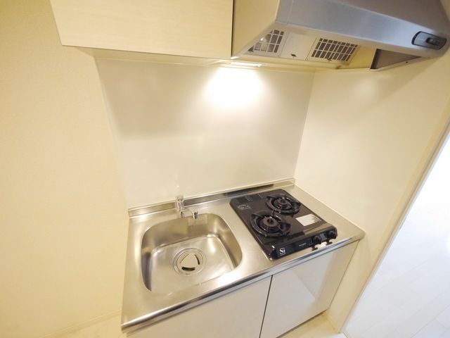 キッチン　同物件別部屋写真