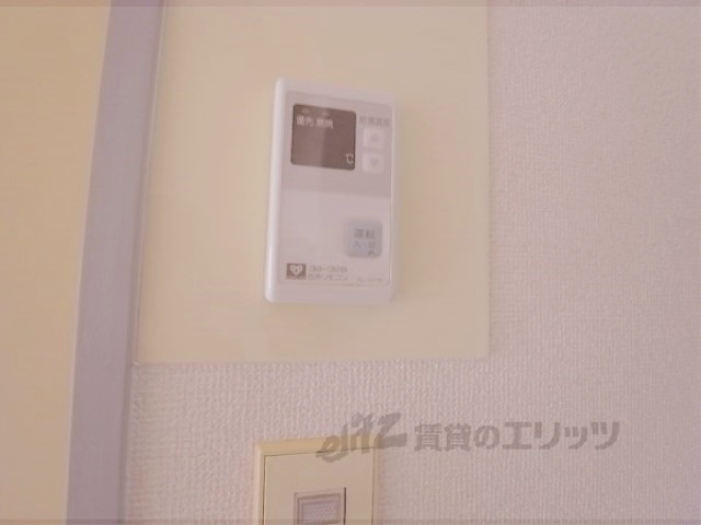 その他設備　給湯器リモコン