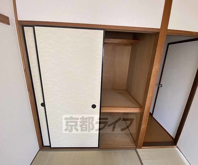 収納　大型の荷物も収納可能です。