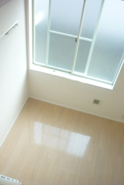 居室・リビング　清潔感のあるフローリングのお部屋です