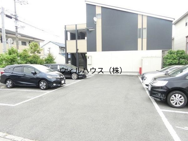 駐車場　敷地内駐車場！