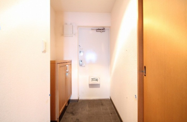 玄関　収納もある玄関です