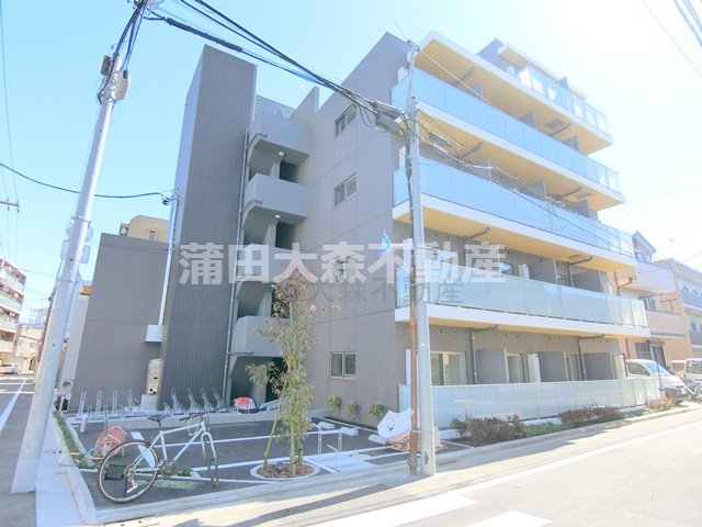 建物外観　2026年3月築　RC鉄筋コンクリート造地上5階建て総戸数3