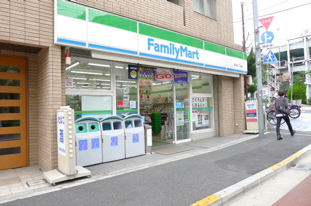 コンビニ　ファミリーマート月島三丁目店（コンビニ）まで98m