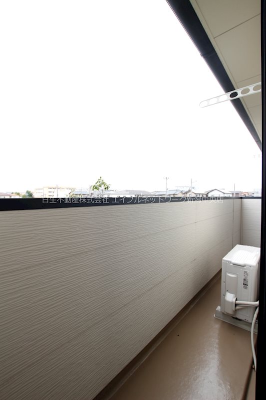 バルコニー　南向き?遮る建物が無いので日が当たりやすいです♪
