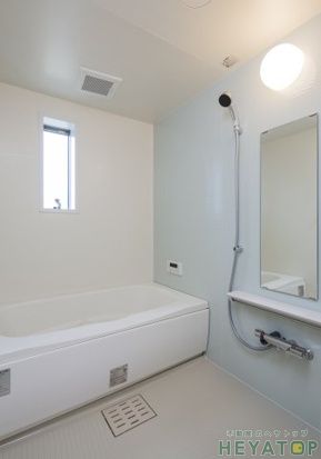 バス・シャワールーム　追焚き・浴室乾燥機付きでいつでもあったかお風呂（施工会社イメ