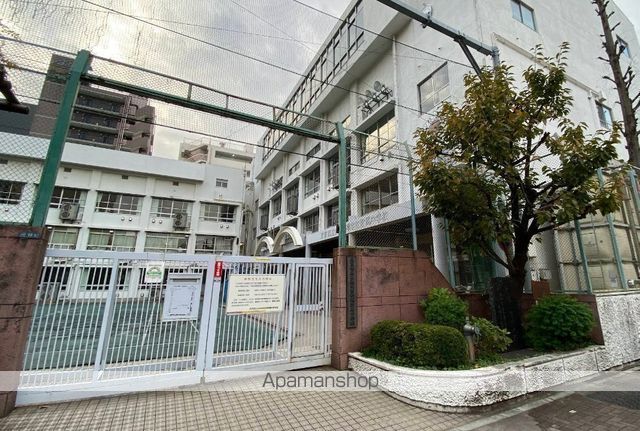 中学校　東京都立白鴎高等学校附属中学校（中学校）まで768m
