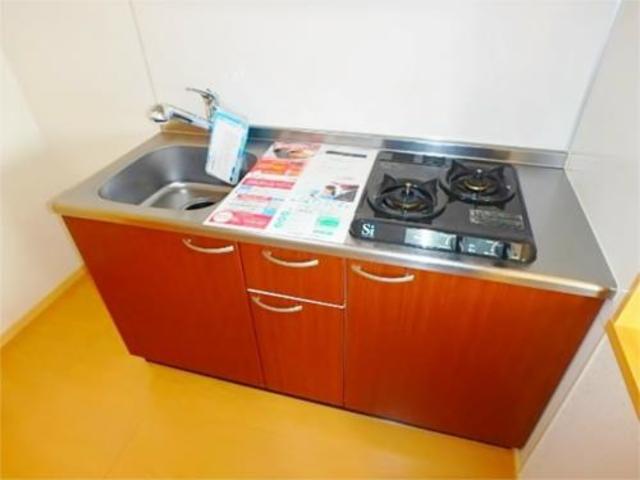 キッチン　２口ガスシステムキッチンでお料理も快適です