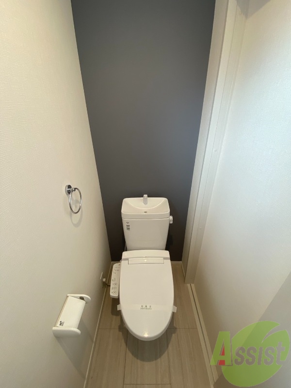 トイレ　トイレは温水洗浄便座付きで毎日快適に使えますね