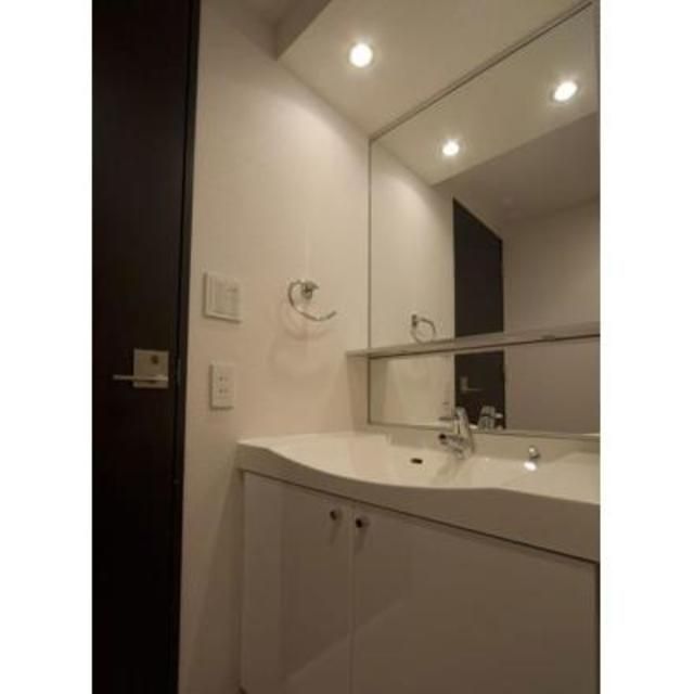 洗面設備　写真は同タイプ住居です。