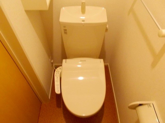 トイレ　清潔感のあるトイレです