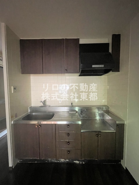 キッチン　上下収納豊富・調理スペースあり！使い勝手の良いキッチンです♪