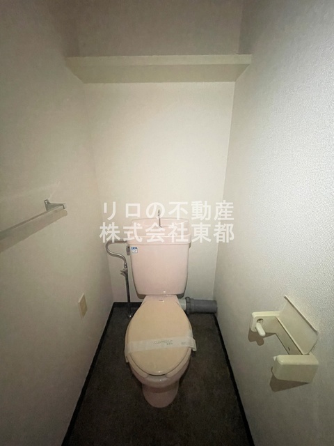 トイレ　白を基調とした空間で清潔感のあるトイレです♪